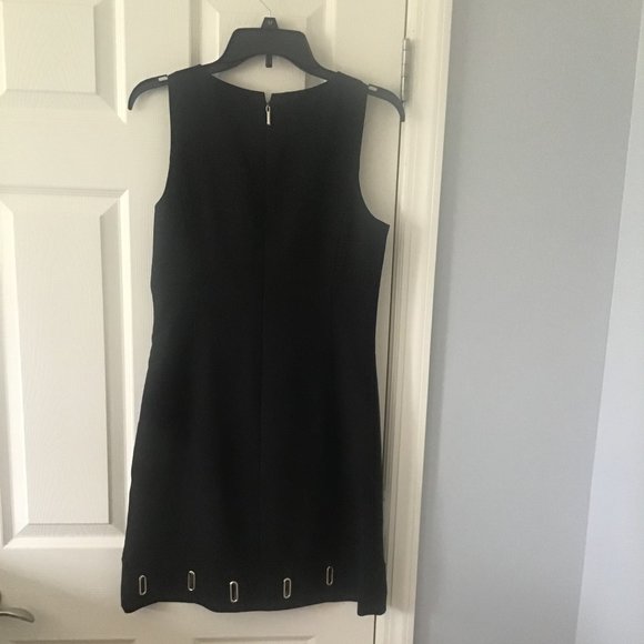 Used Excellent Condition White House Black Market Dress Size 4 - Picture 2 of 3